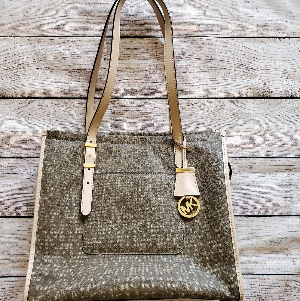 Michael Kors Darien Signature MD Tote